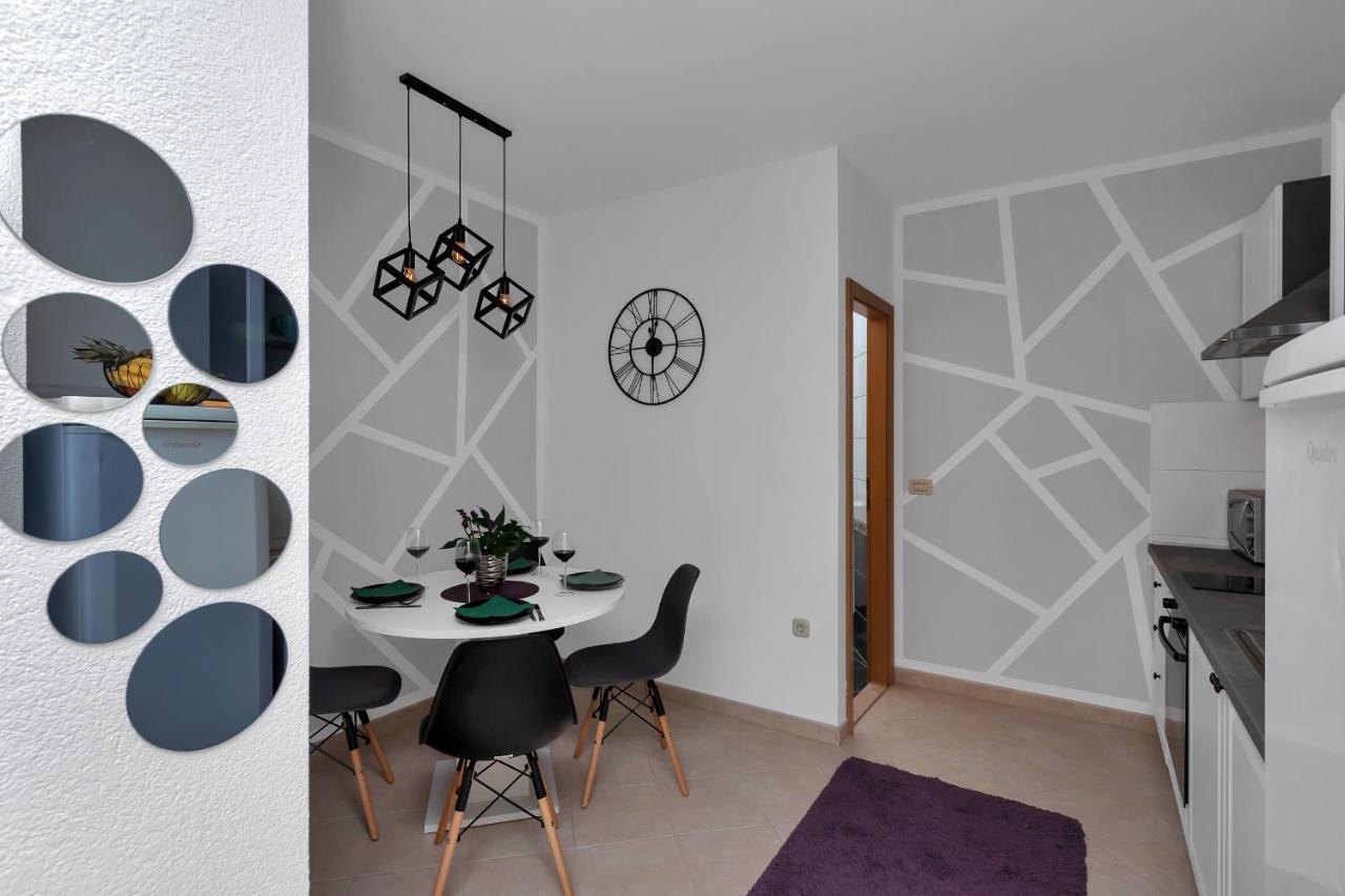 Luna Apartment *