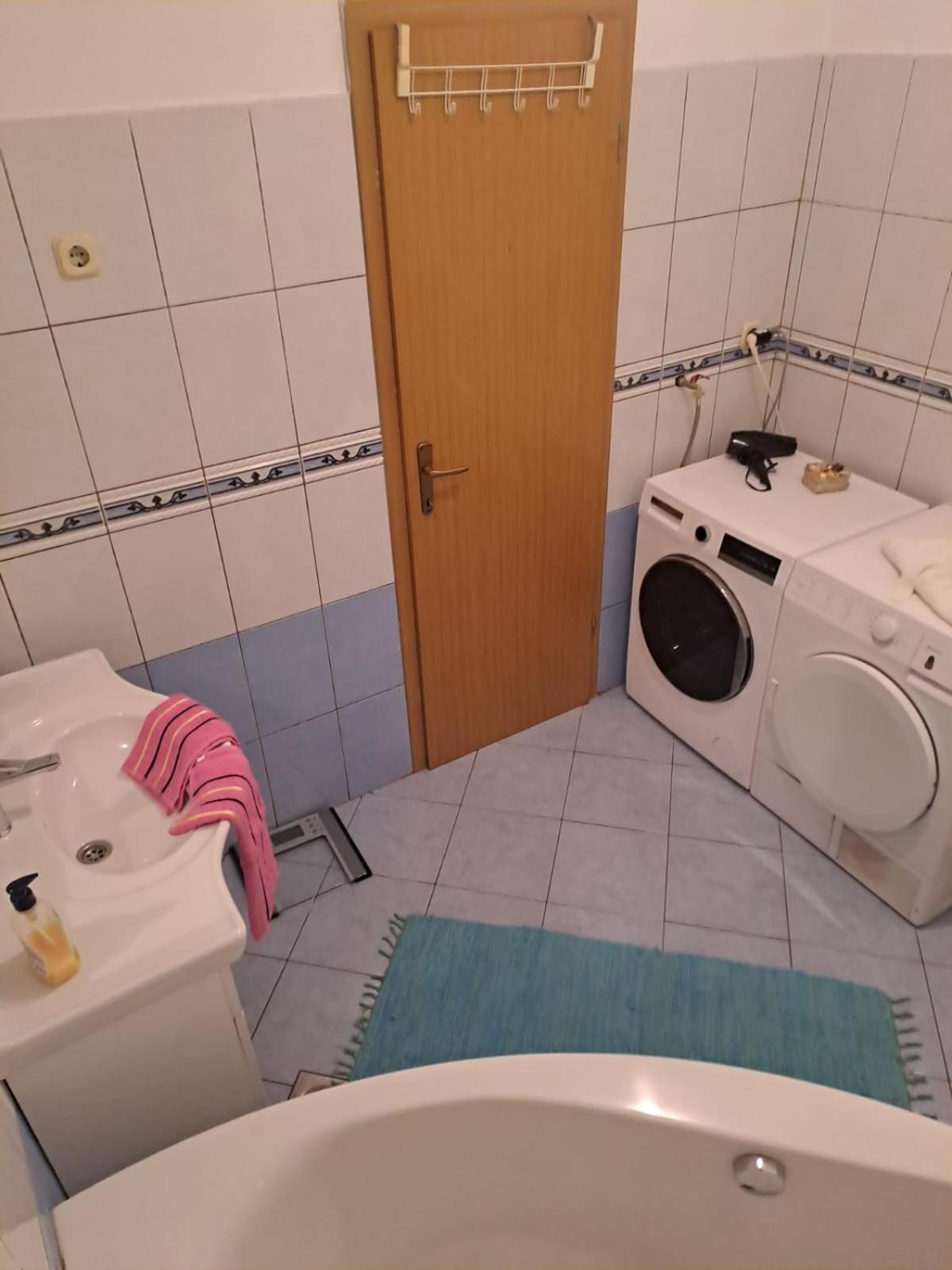 Luna Apartment